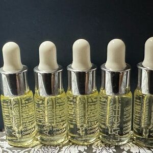 5-Lancer Omega Hydrating Oil With Ferment Complex 4.5 ml each sample.🌺
